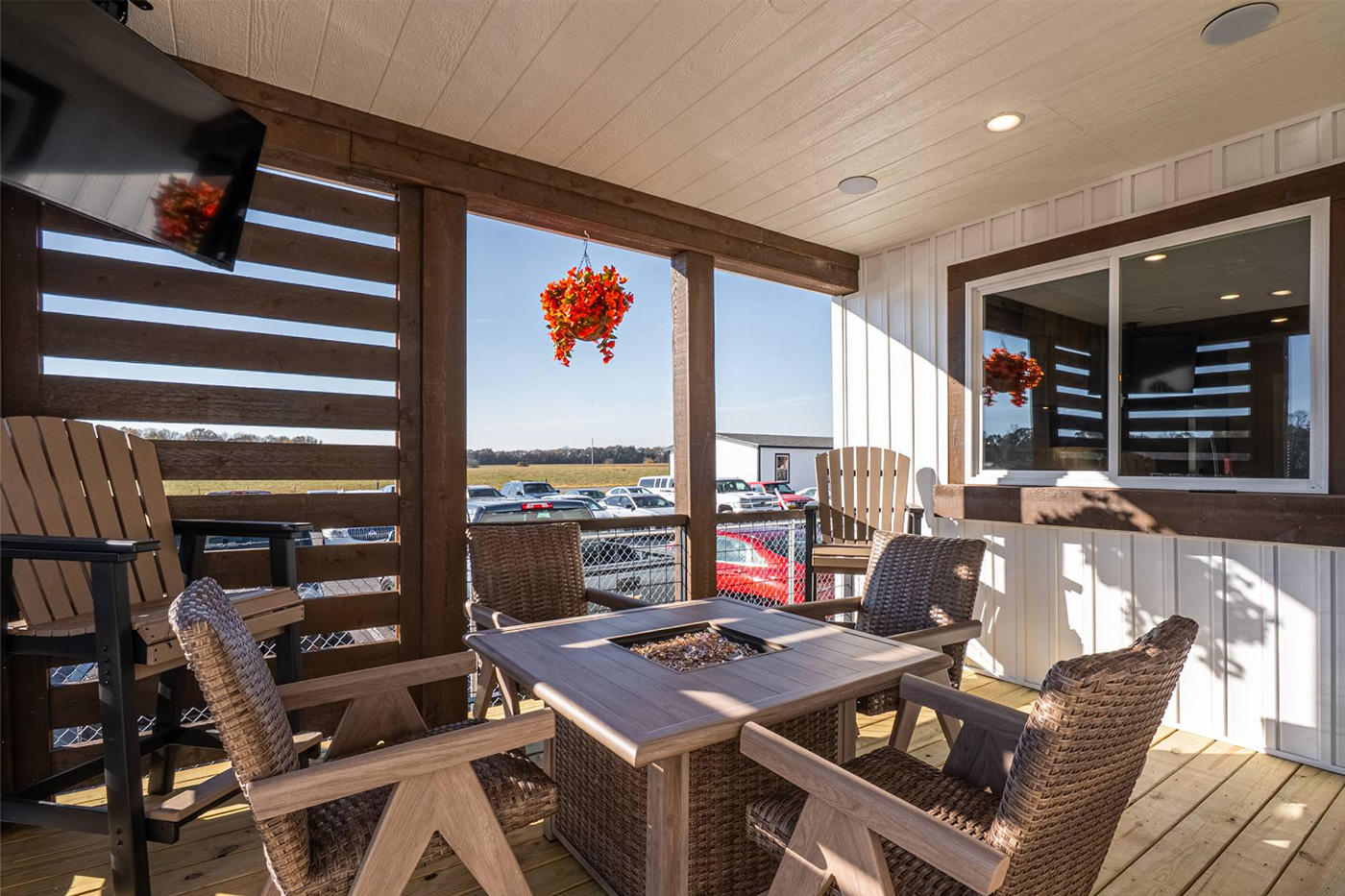 The-Hangout-CS-3263-ext-3