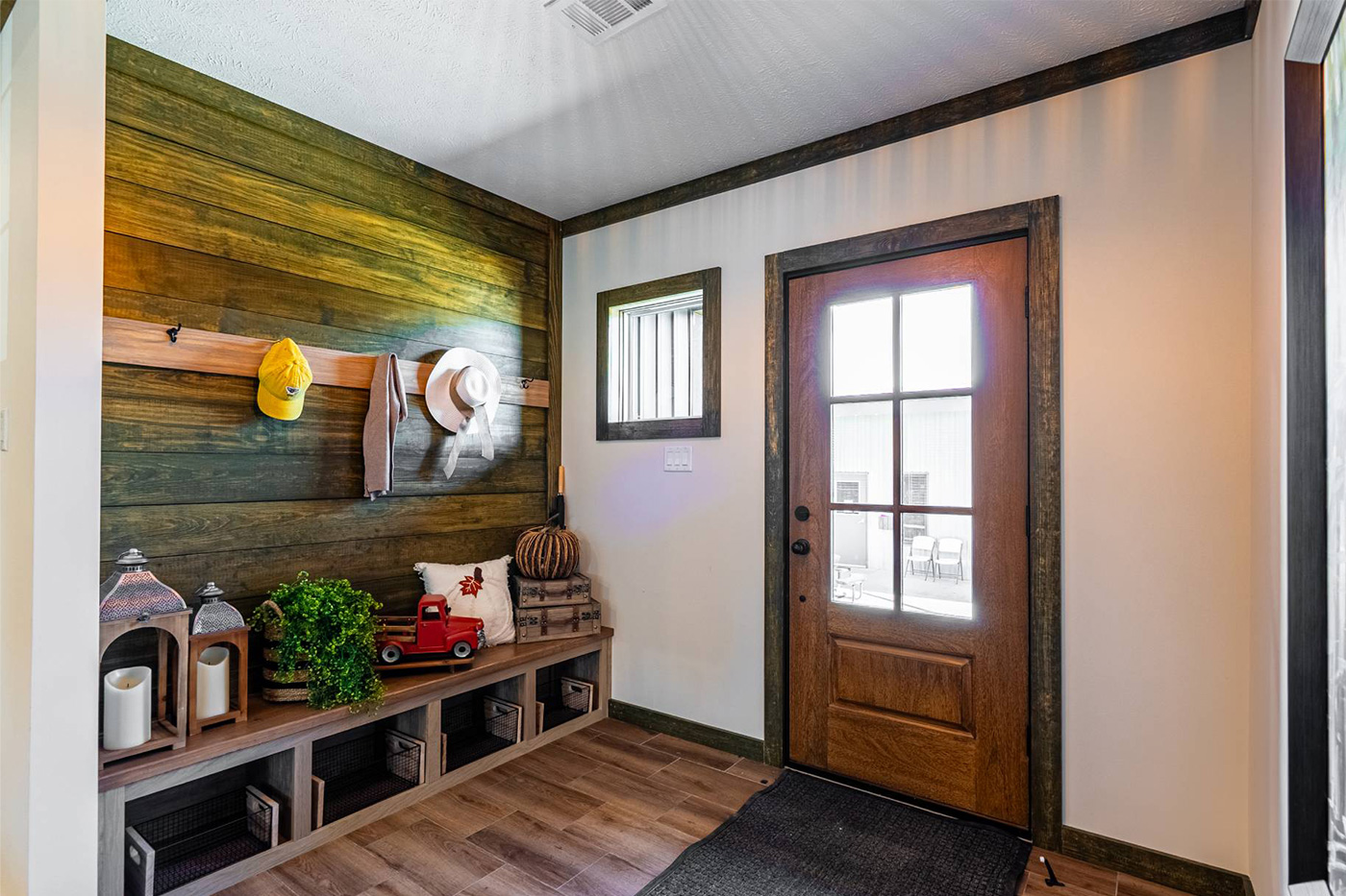 The-Low Country-CS-3262-int-4