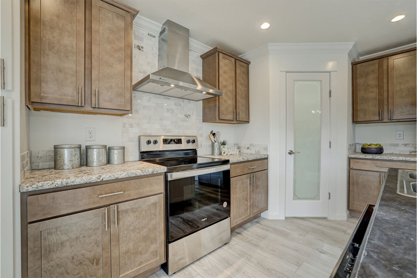 Tillery-III-3260-01-Kitchen-2