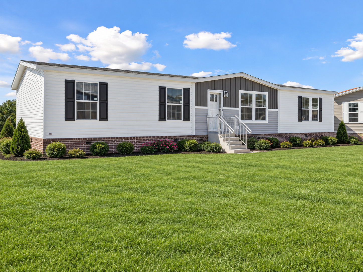 261-lake-manor-3260h32p03-exterior-1.1