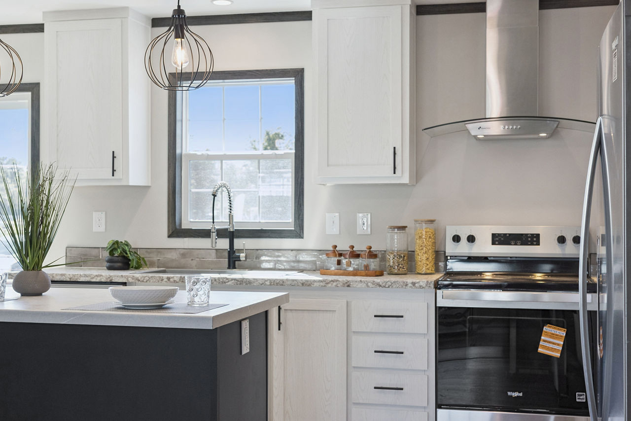 261-lake-manor-3260h32p03-kitchen-appliances